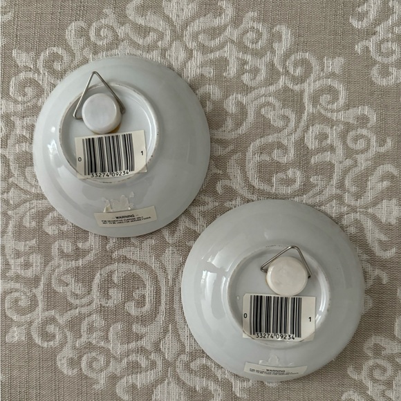 2 Cute Small Floral Decorative Dishes - Picture 5 of 5